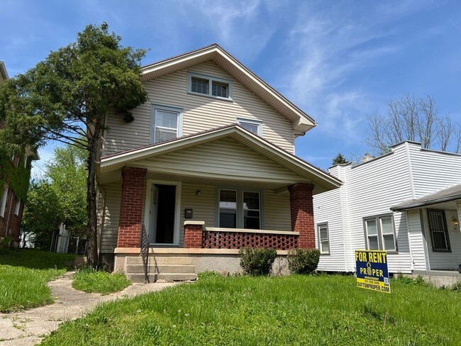 property at 723 W Fairview Ave