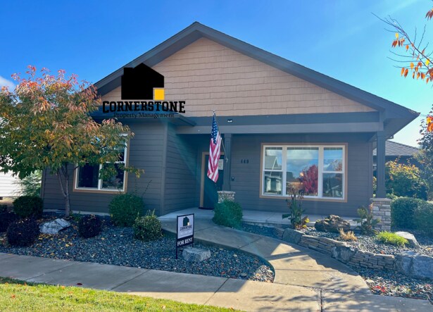 449 Eagle Rock Dr in Central Point, OR - Building Photo