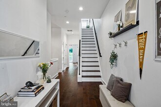 6707 Cinnaminson Ct in Philadelphia, PA - Foto de edificio - Building Photo