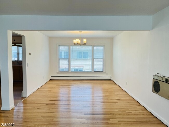 26 Pilgrim Ct in Bloomfield, NJ - Building Photo - Building Photo