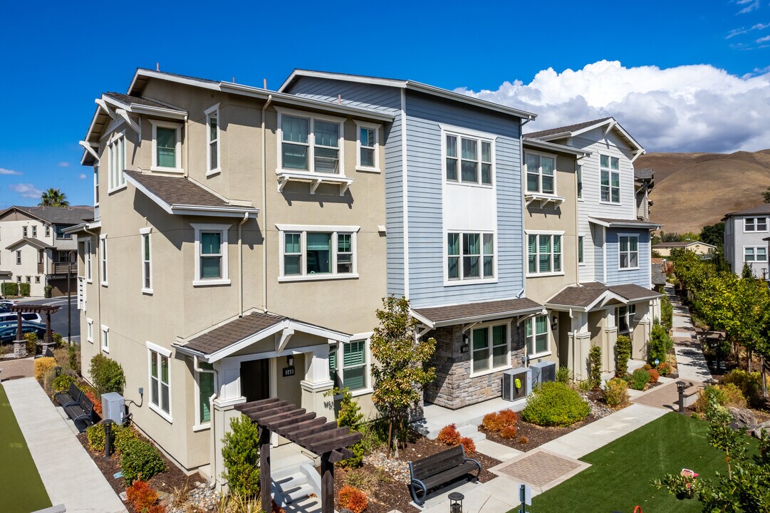 The Landing East in Fremont, CA - Building Photo