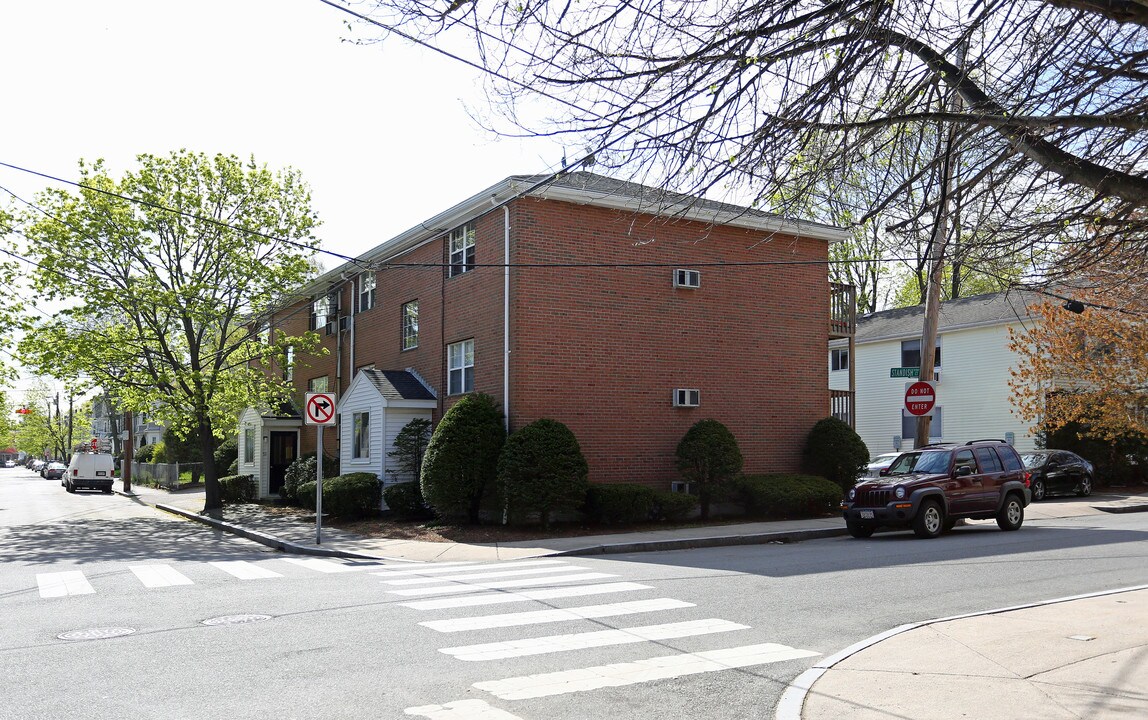 51-53 Cushing St in Waltham, MA - Foto de edificio