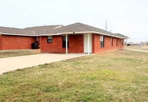 1916 SW E Ave in Lawton, OK - Building Photo
