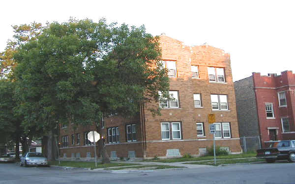 5302-5308 W Hirsch St in Chicago, IL - Building Photo