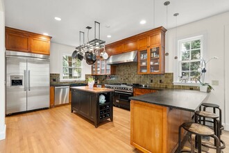 57 Hedge Rd in Brookline, MA - Building Photo - Building Photo