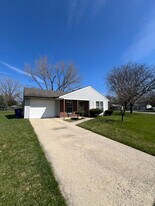 3930 Deer Lake Way in Columbus, OH - Building Photo