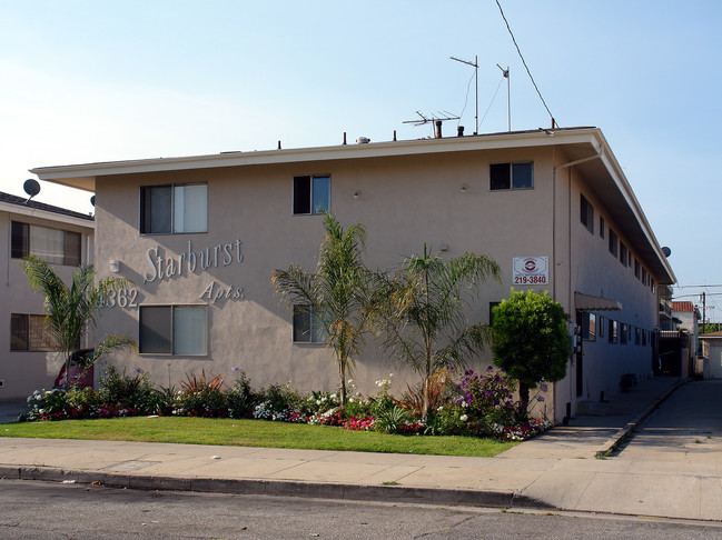 4362 W 136th St in Hawthorne, CA - Foto de edificio - Building Photo