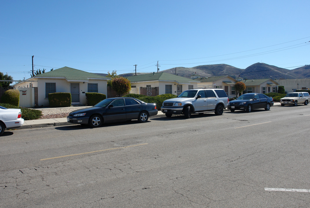 118-120 N B St in Lompoc, CA - Building Photo