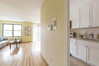 501 Surf Ave in Brooklyn, NY - Building Photo - Building Photo