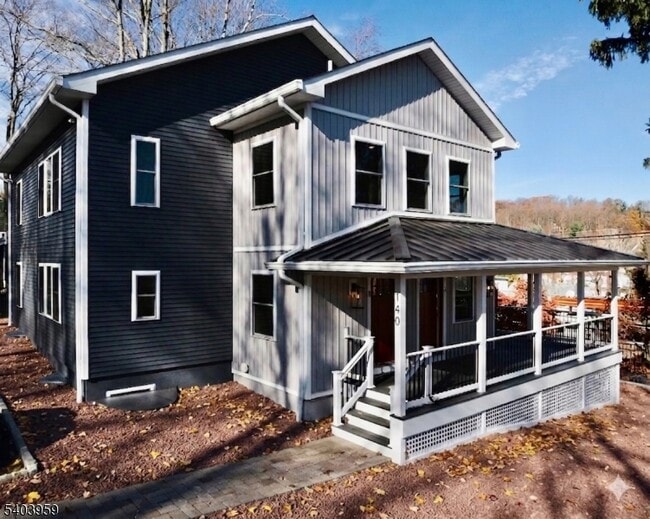 property at 140 Washington St