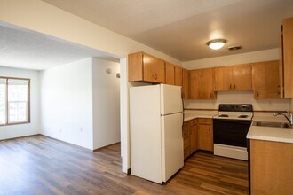 2130 NE Clackamas St-Unit -2130-08 in Portland, OR - Building Photo - Building Photo