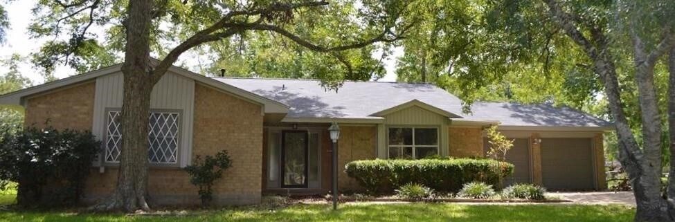 135 Singleton St in Freeport, TX - Building Photo