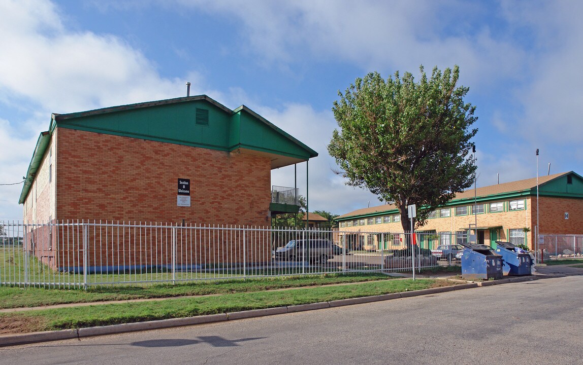 Juniper Apartments in Lubbock, TX - Building Photo