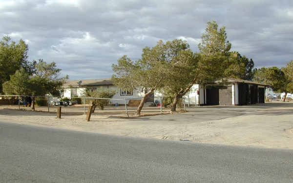 15250 Sequoia Ave in Hesperia, CA - Building Photo - Building Photo