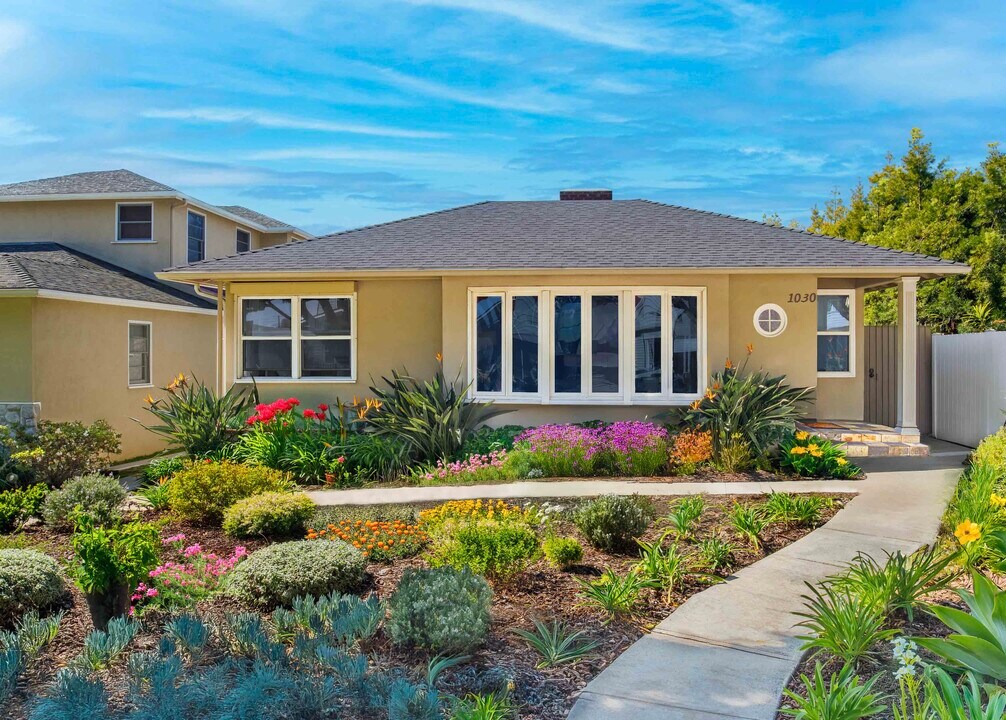 1030 Chelsea Ave in Santa Monica, CA - Building Photo