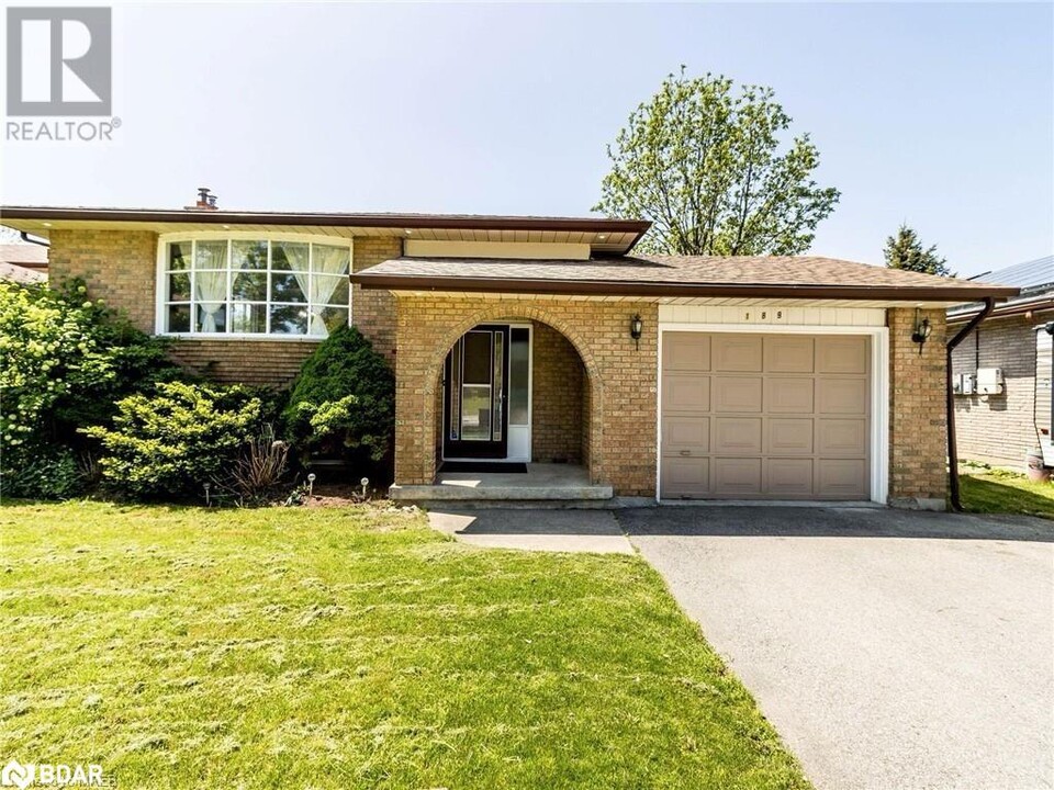 189 Northlake Dr in Waterloo, ON - Building Photo