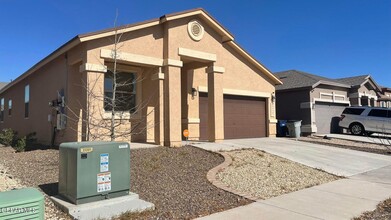 14921 Louis Baudoin in El Paso, TX - Foto de edificio - Building Photo