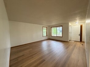 4449 Samantha Ct NE in Salem, OR - Building Photo - Building Photo