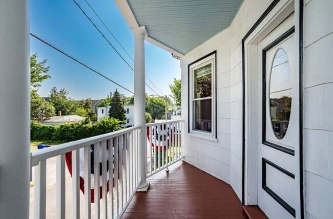33 Krakow Ave in Manchester, NH - Building Photo - Building Photo
