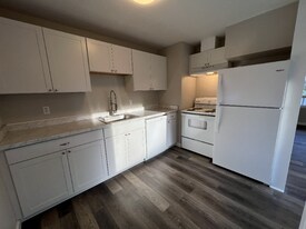 2717 Callahan Dr in Bremerton, WA - Building Photo