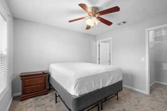 1114 S College St, Unit 2-104 in Auburn, AL - Building Photo - Building Photo