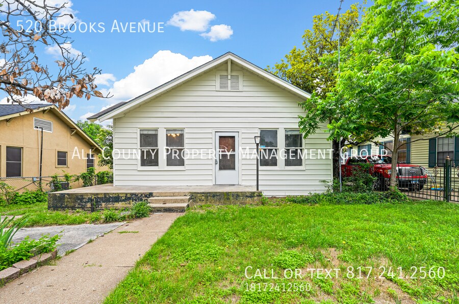 520 Brooks Ave in Dallas, TX - Building Photo