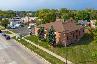 1130 Goddard Rd in Lincoln Park, MI - Foto de edificio - Building Photo