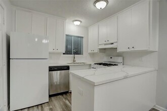 1901 Bahama Dr in Seabrook, TX - Building Photo - Building Photo