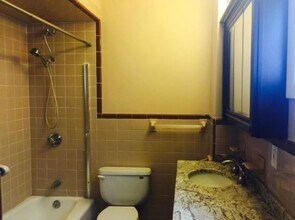 162 Walnut St, Unit 1 in Somerville, MA - Foto de edificio - Building Photo