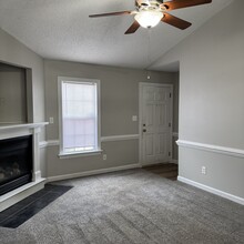 1201 Masters Ln in Greenville, NC - Building Photo - Building Photo