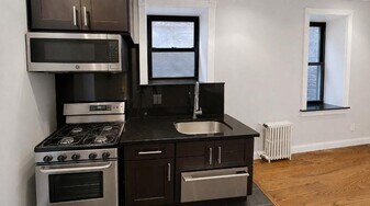 325 E 5th St, Unit E4 in New York, NY - Building Photo