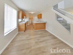 604 Mountain Pine Dr, Unit 370 in Greenwood, IN - Building Photo - Building Photo