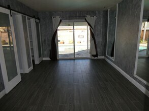 19619 Delight St in Santa Clarita, CA - Building Photo - Building Photo