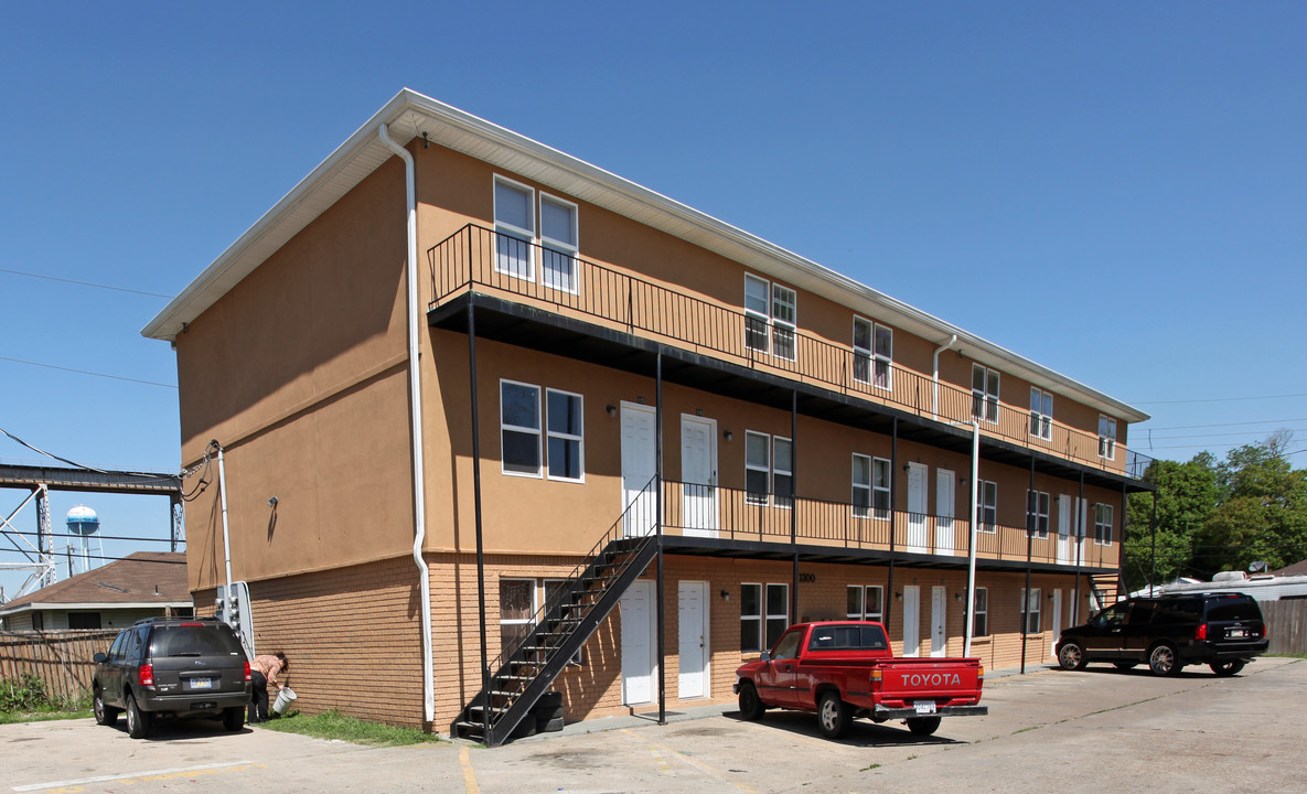 1300 Bolo Ct in Westwego, LA - Building Photo