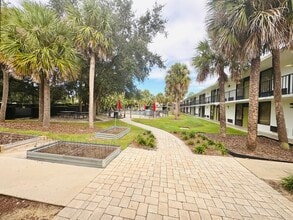 Staymore in Kissimmee, FL - Building Photo - Building Photo