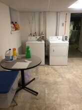 323 S 46th St, Unit 3F in Philadelphia, PA - Building Photo - Building Photo