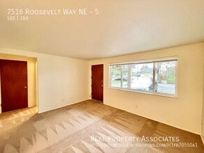 7516 Roosevelt Way NE in Seattle, WA - Building Photo - Building Photo
