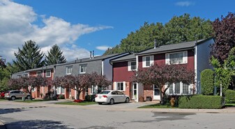 77 Linwell Rd in St Catharines, ON - Building Photo