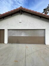 7664 Angel Crest Cir in Las Vegas, NV - Building Photo - Building Photo