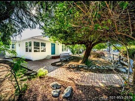 3995 McKenzie St in Riverside, CA - Building Photo