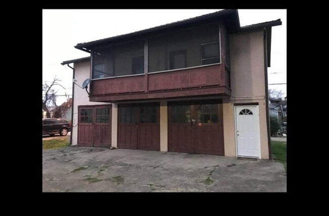 property at 409 1/2 Tennessee Ave