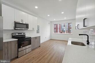 528 W Berks St in Philadelphia, PA - Building Photo - Building Photo