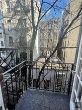 Mott Street, Unit 12 in New York, NY - Building Photo - Building Photo