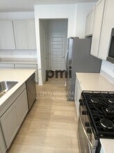 10819 Gate Cir in Fishers, IN - Building Photo - Building Photo