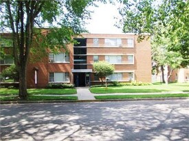 Building 4 - 210 16th St NE Apartments