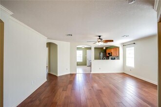 122 Quail Hollow Dr in Hutto, TX - Foto de edificio - Building Photo