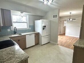 67 Strecker Rd in Ellisville, MO - Building Photo - Building Photo