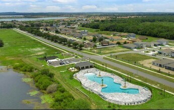1776 Carnostie Rd in Winter Haven, FL - Foto de edificio - Building Photo