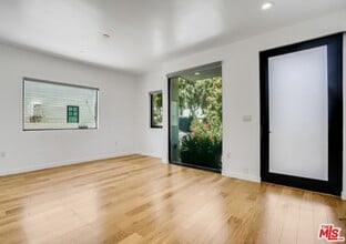 3641 Greenwood Ave in Los Angeles, CA - Building Photo - Building Photo