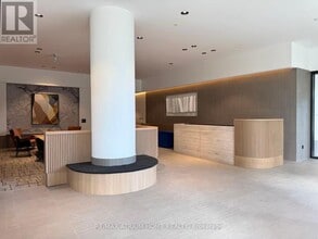 395 Square One Dr in Mississauga, ON - Building Photo - Building Photo